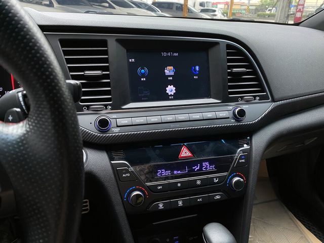 HYUNDAI現代 ELANTRA  第17張相片