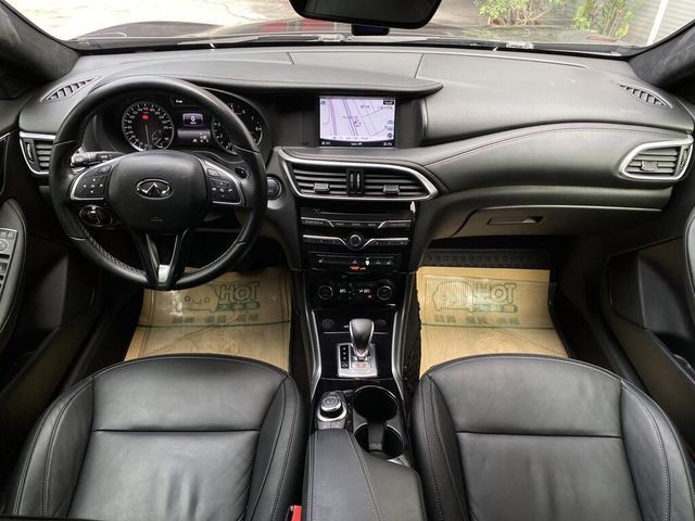 INFINITI無限 Q30  第5張相片