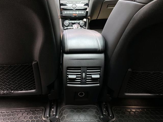 INFINITI無限 Q30  第19張相片