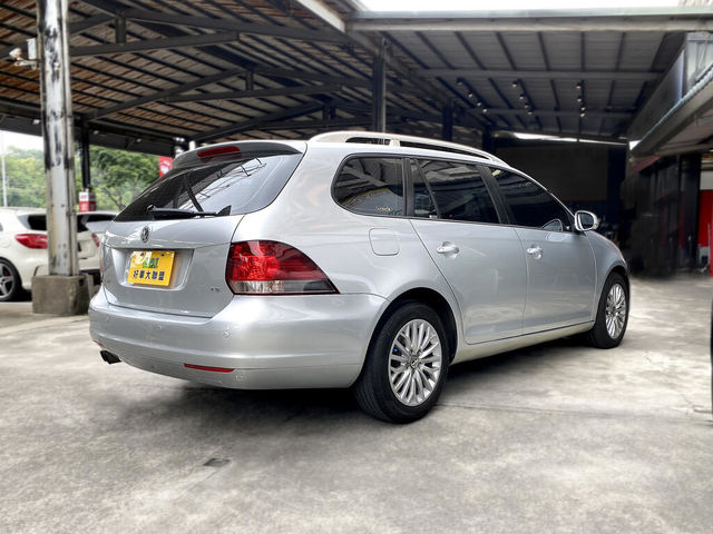 VOLKSWAGEN福斯 GOLF VARIANT  第2張相片