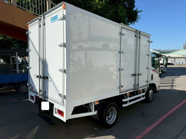 ISUZU五十鈴 ELF  第2張相片