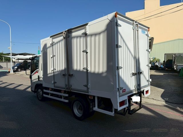 ISUZU五十鈴 ELF  第4張相片