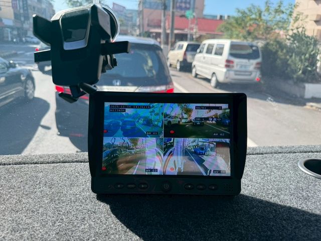 ISUZU五十鈴 ELF  第9張相片