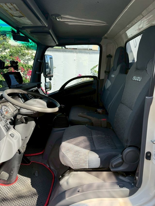 ISUZU五十鈴 ELF  第10張相片