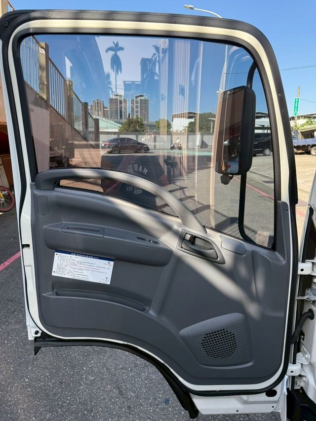 ISUZU五十鈴 ELF  第11張相片