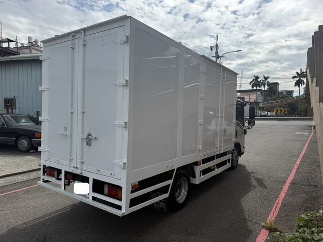 ISUZU五十鈴 ELF  第2張相片