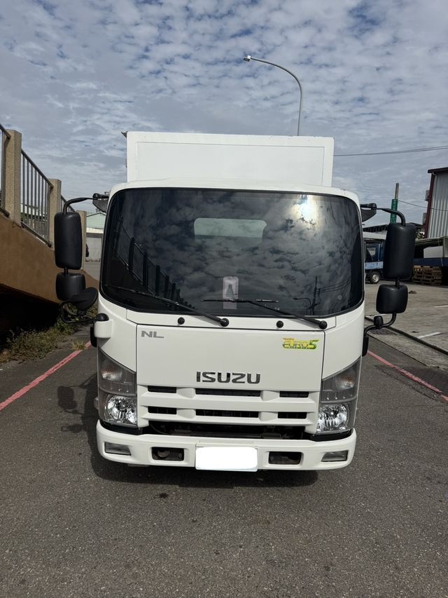 ISUZU五十鈴 ELF  第3張相片