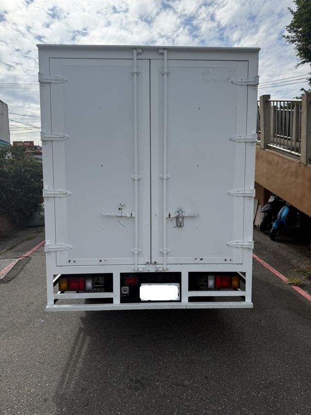 ISUZU五十鈴 ELF  第4張相片