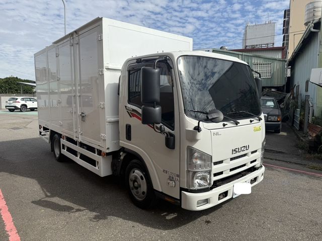 ISUZU五十鈴 ELF  第13張相片