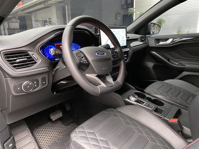 FORD福特 FOCUS WAGON  第9張相片