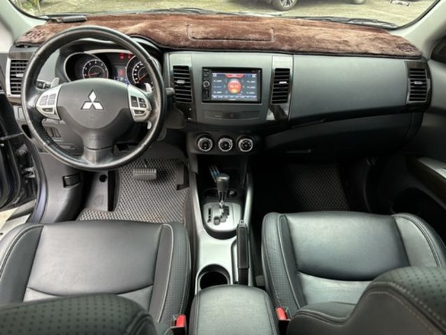 MITSUBISHI三菱 OUTLANDER  第7張相片