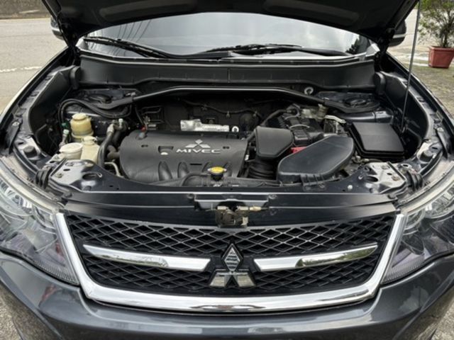 MITSUBISHI三菱 OUTLANDER  第13張相片