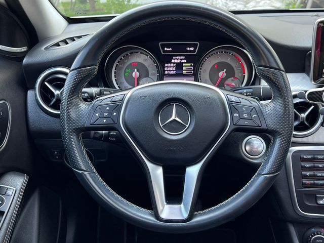 M-BENZ賓士 GLA250  第5張相片