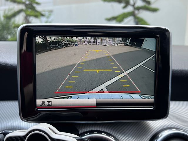 M-BENZ賓士 GLA250  第10張相片