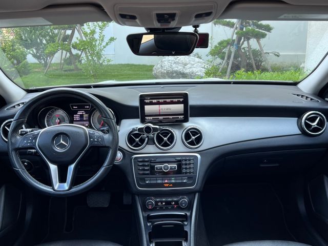 M-BENZ賓士 GLA250  第19張相片