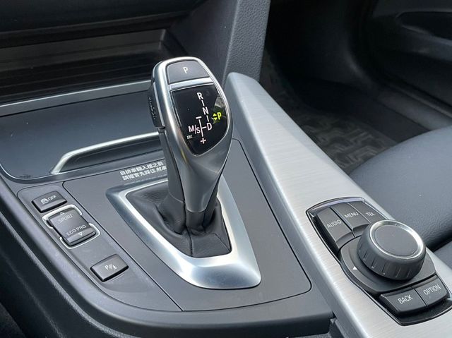 BMW寶馬 320 GT  第4張相片