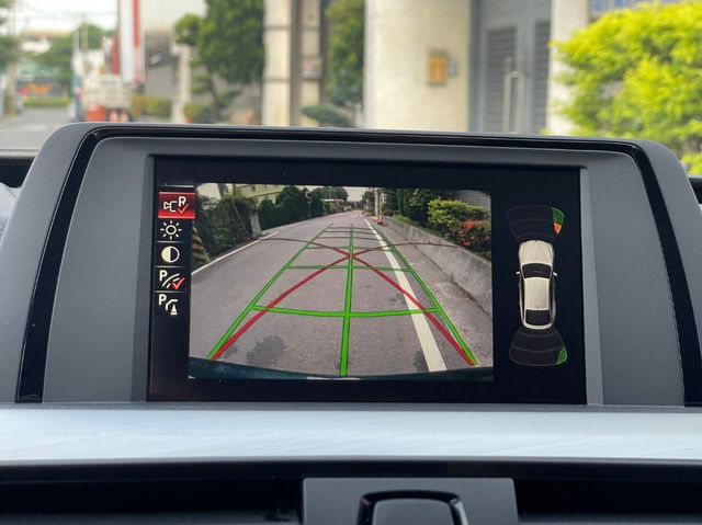 BMW寶馬 320 GT  第8張相片