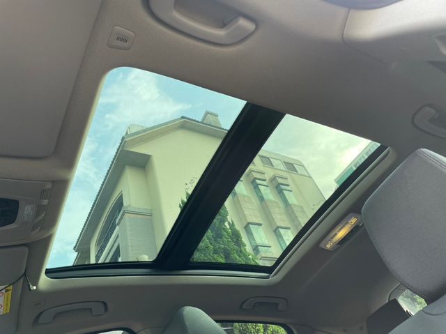 BMW寶馬 320 GT  第12張相片