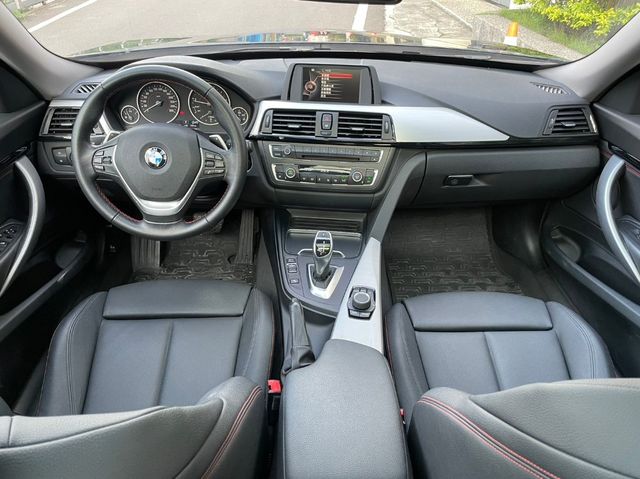 BMW寶馬 320 GT  第15張相片
