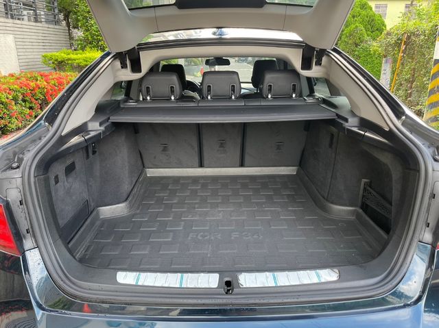 BMW寶馬 320 GT  第16張相片