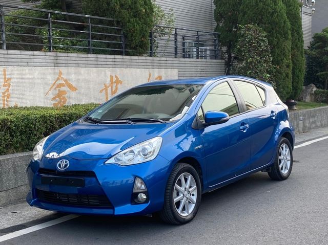 TOYOTA豐田 PRIUS C  第1張相片