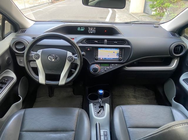 TOYOTA豐田 PRIUS C  第9張相片