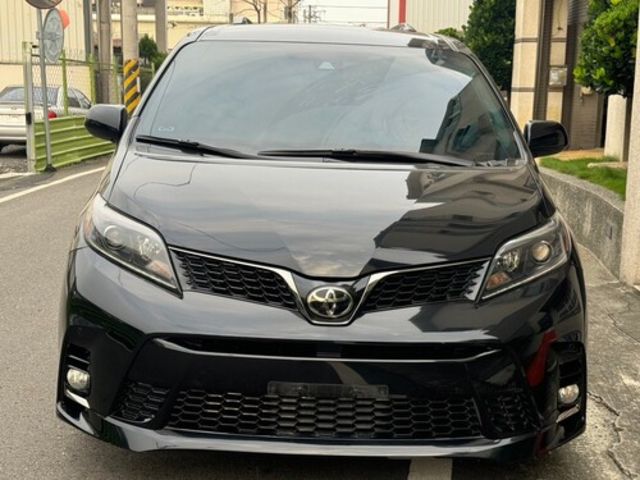 TOYOTA豐田 SIENNA  第2張相片