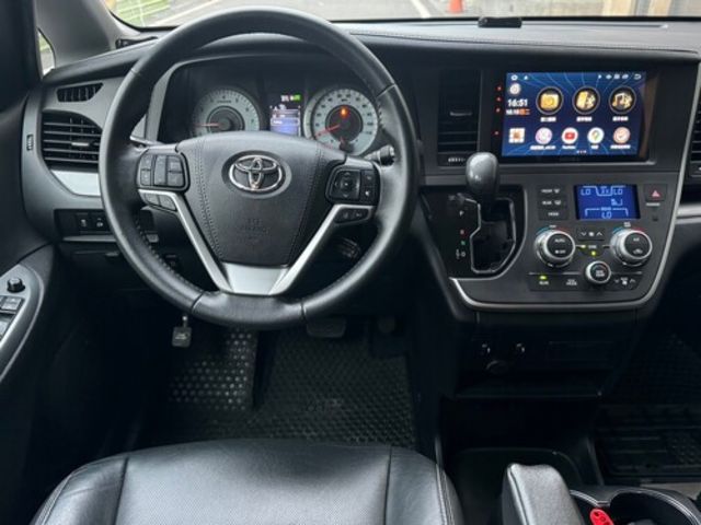 TOYOTA豐田 SIENNA  第5張相片