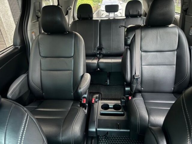 TOYOTA豐田 SIENNA  第17張相片