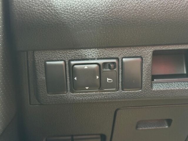 NISSAN日產 TIIDA  第8張相片