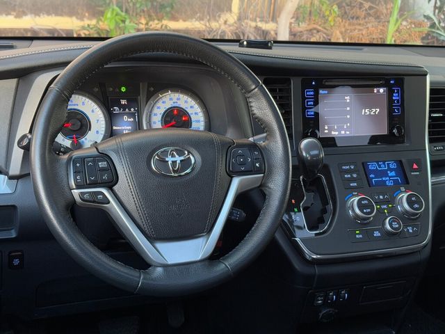 TOYOTA豐田 SIENNA  第3張相片