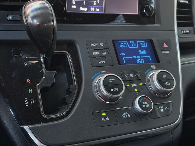 TOYOTA豐田 SIENNA  第4張相片