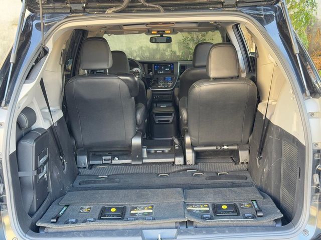 TOYOTA豐田 SIENNA  第19張相片