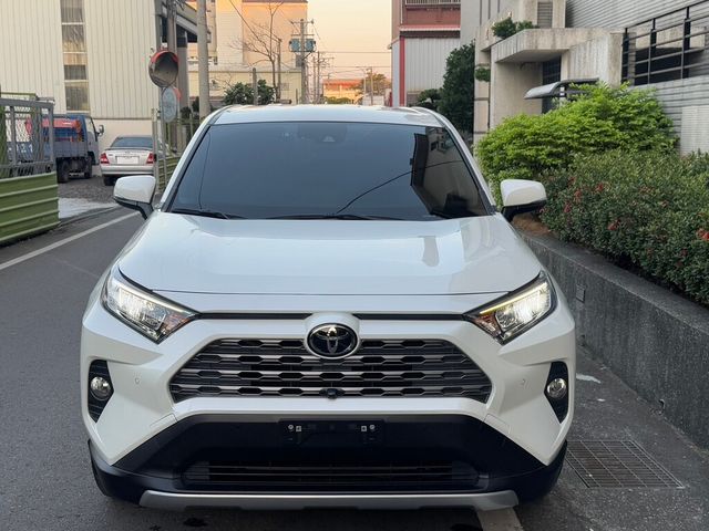 TOYOTA豐田 RAV4  第2張相片