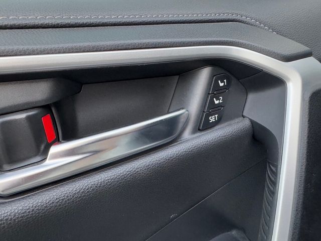 TOYOTA豐田 RAV4  第14張相片