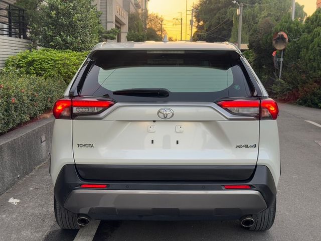 TOYOTA豐田 RAV4  第20張相片