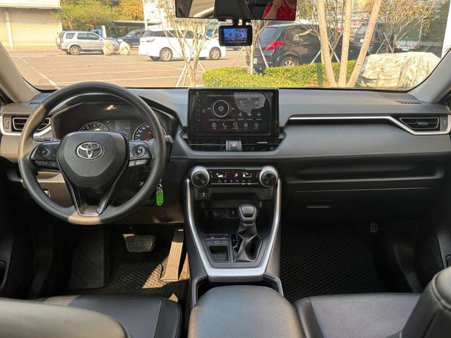 TOYOTA豐田 RAV4  第14張相片