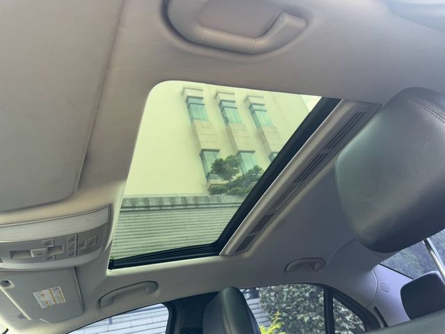 M-BENZ賓士 E200  第7張相片