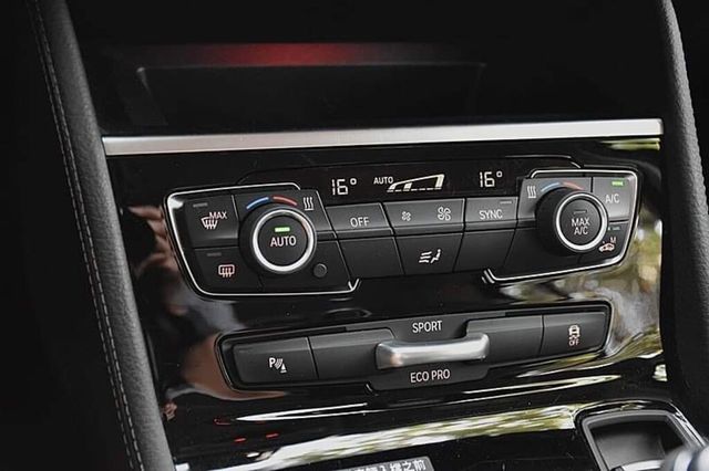 BMW寶馬 218D  第6張相片