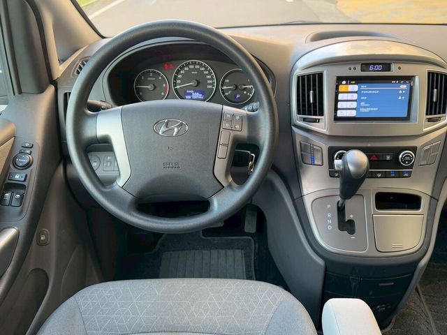 HYUNDAI現代 STAREX  第4張相片