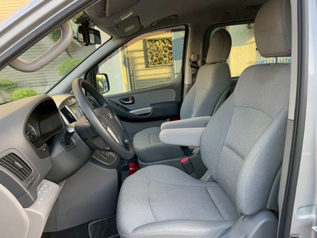 HYUNDAI現代 STAREX  第11張相片