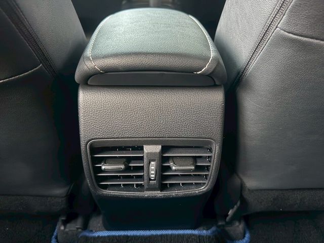 TOYOTA豐田 COROLLA ALTIS HYBRID  第8張相片