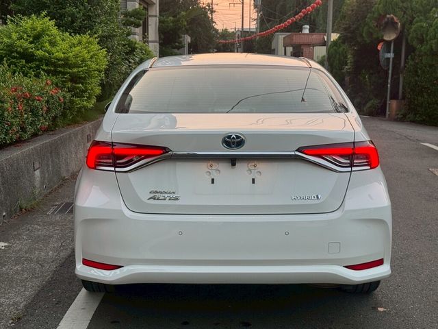 TOYOTA豐田 COROLLA ALTIS HYBRID  第14張相片
