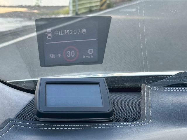 TOYOTA豐田 CAMRY HYBRID  第10張相片