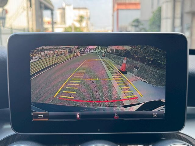 M-BENZ賓士 C300  第8張相片