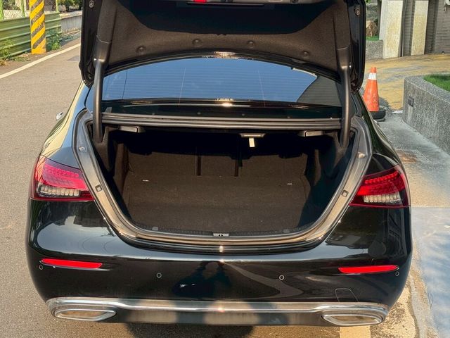 M-BENZ賓士 E300  第16張相片