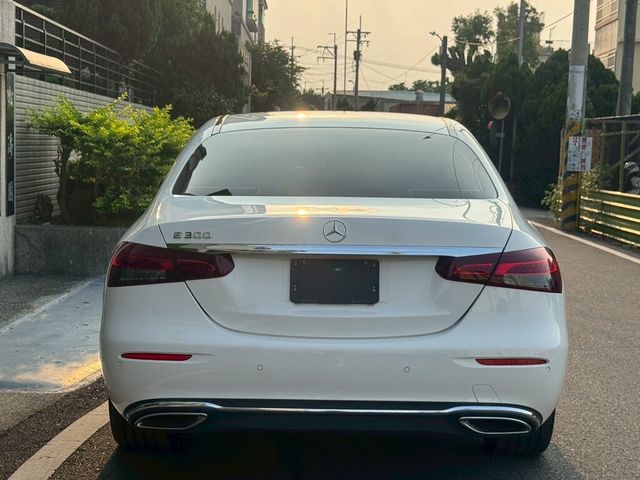 M-BENZ賓士 E300  第19張相片