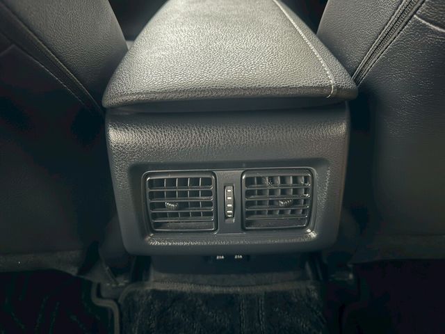 TOYOTA豐田 CAMRY  第9張相片