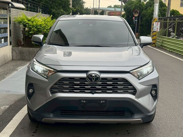 TOYOTA豐田 RAV4  第2張相片