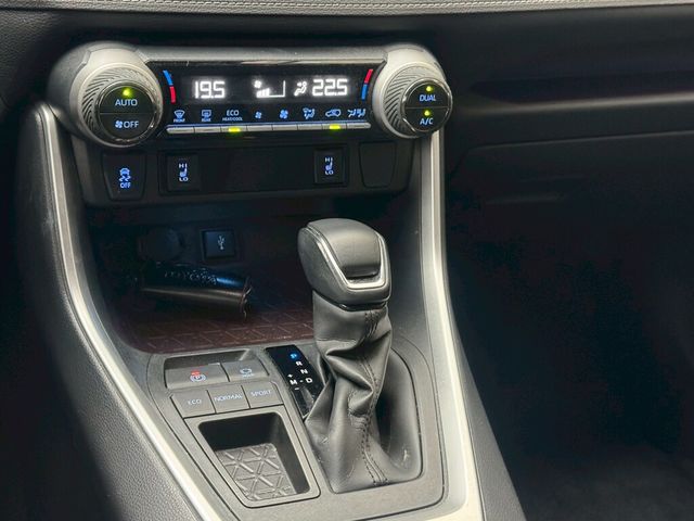 TOYOTA豐田 RAV4  第7張相片